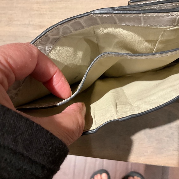 TUMI Croc Embossed Leather Trifold Wallet Ivory Bone Card Organizer ID Holder - Picture 6 of 6